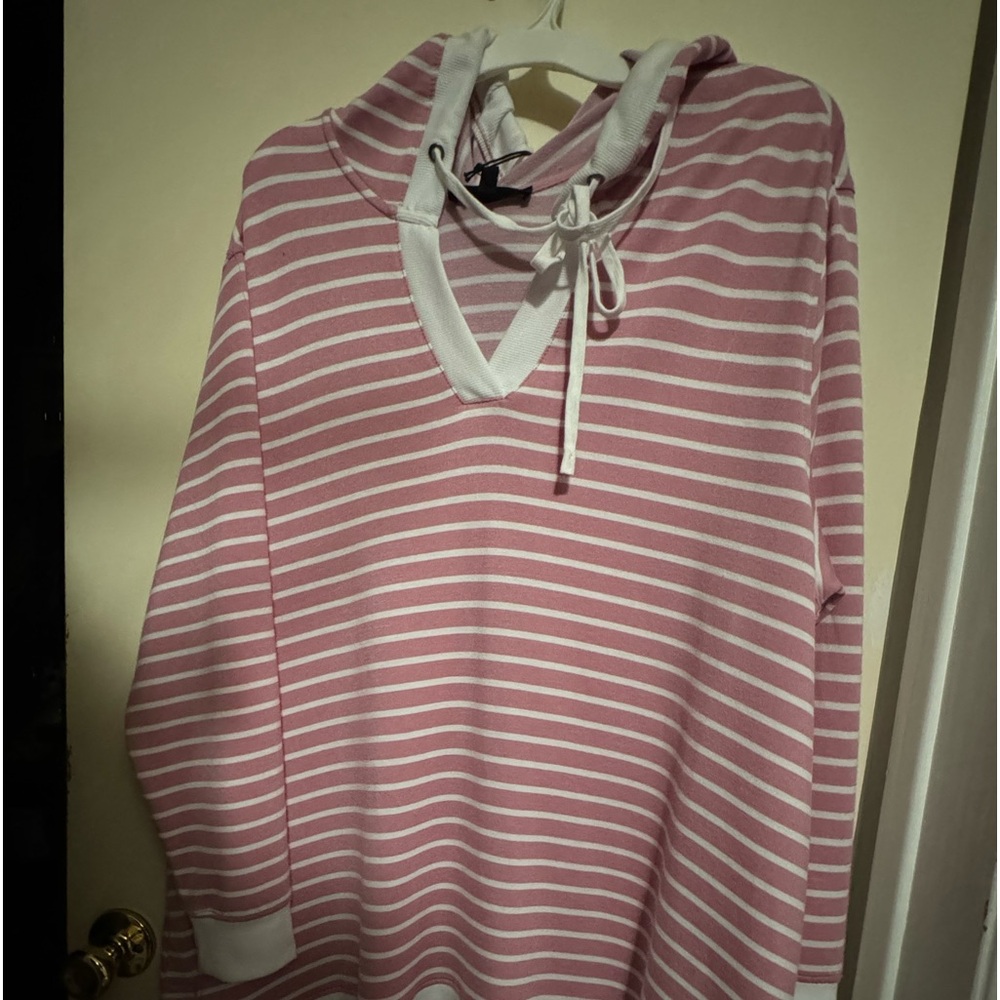 Long sleeve hooded shirt